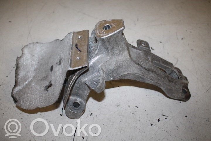 Audi Q5 SQ5 8R Engine mount bracket 