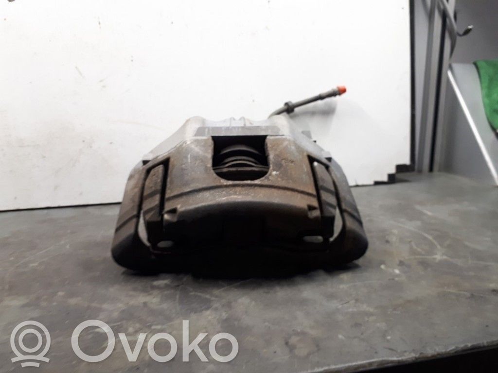 Audi A4 S4 B7 8E 8H Etujarrusatula 