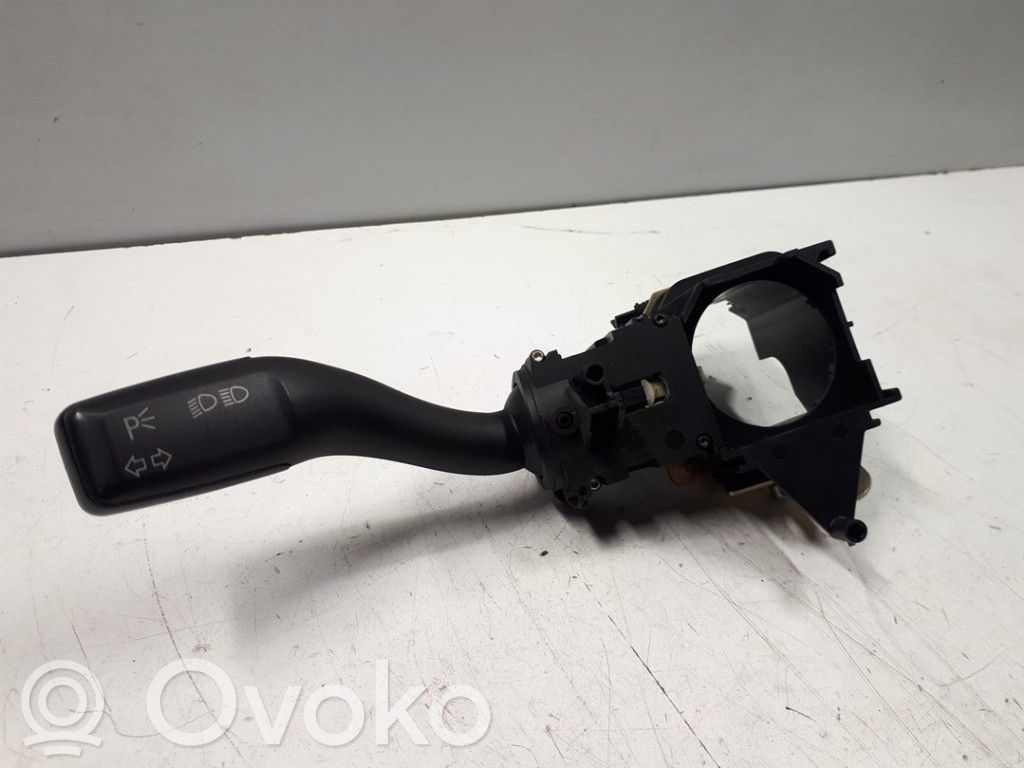 Audi A4 S4 B6 8E 8H Commodo de clignotant 