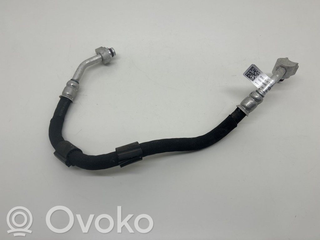 Audi S5 F5 Ilmastointilaitteen putki (A/C) 