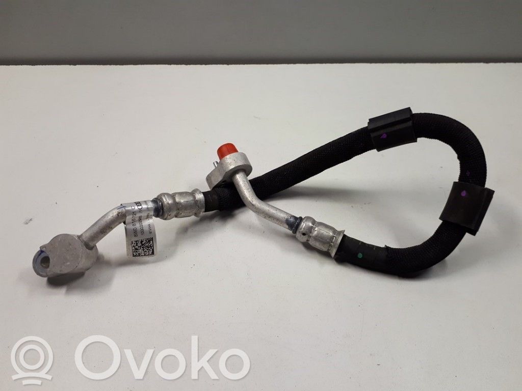 Audi S5 F5 Ilmastointilaitteen putki (A/C) 
