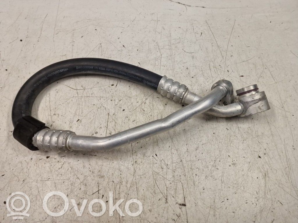 Audi S5 F5 Ilmastointilaitteen putki (A/C) 