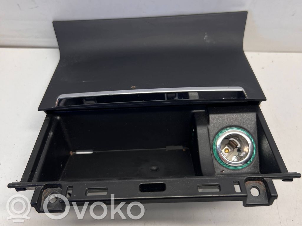 Popielniczka przednia tunelu środkowego   3T0863077B