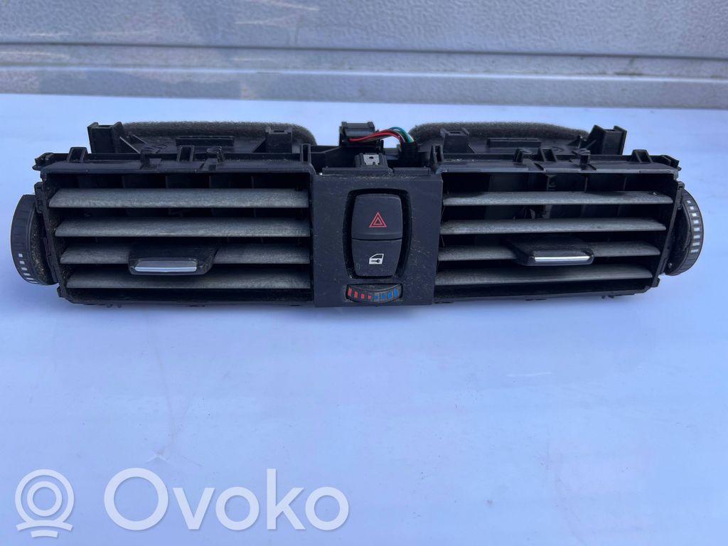 BMW 3 F30 F35 F31 Dysze / Kratki środkowego nawiewu deski rozdzielczej 