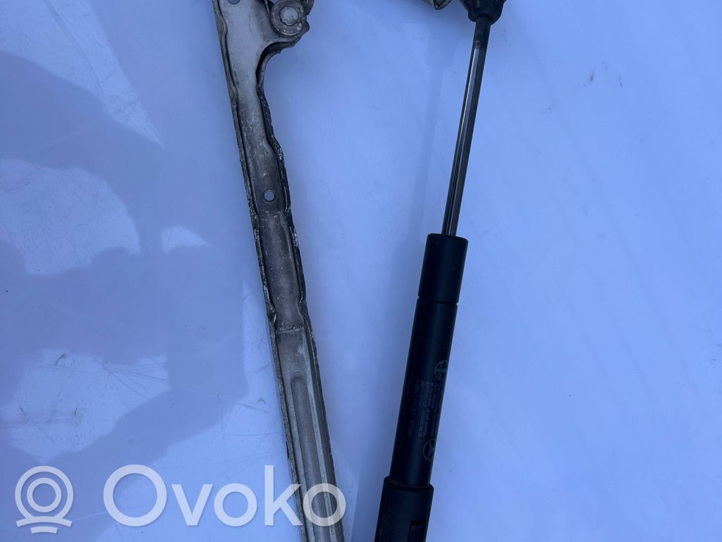 Mercedes-Benz CLK A208 C208 Siłownik maski przedniej 