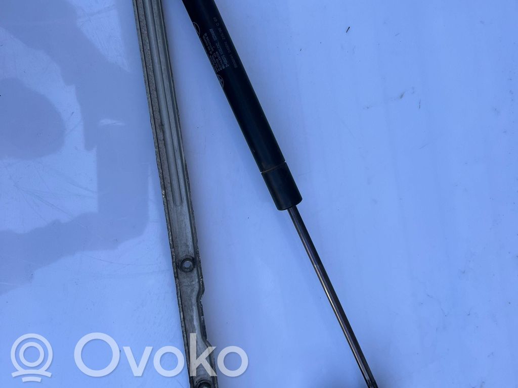 Mercedes-Benz CLK A208 C208 Siłownik maski przedniej 