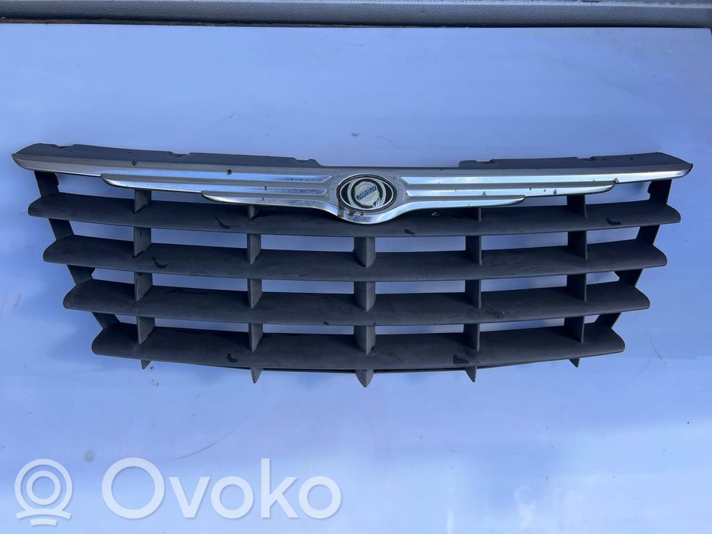 Chrysler Voyager Front bumper upper radiator grill 