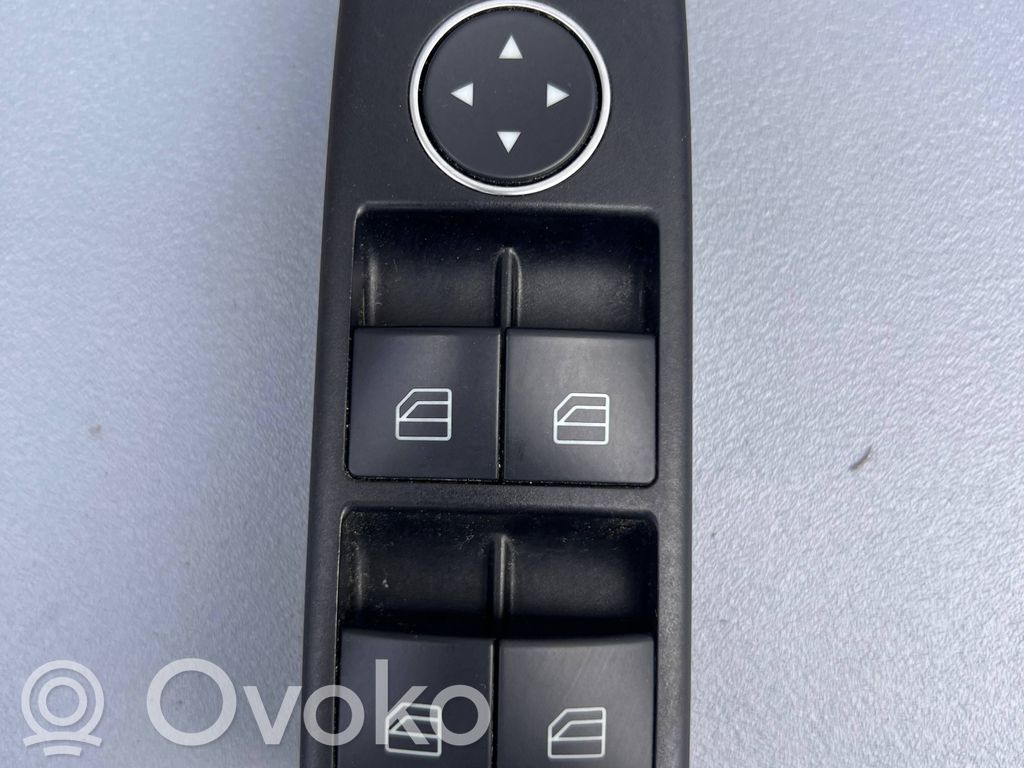 Mercedes-Benz C W204 Electric window control switch 