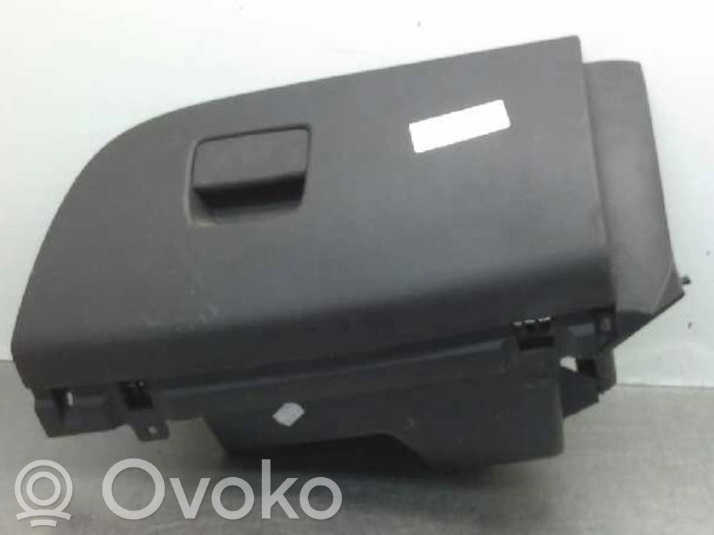 Opel Corsa E Daiktadėžė 