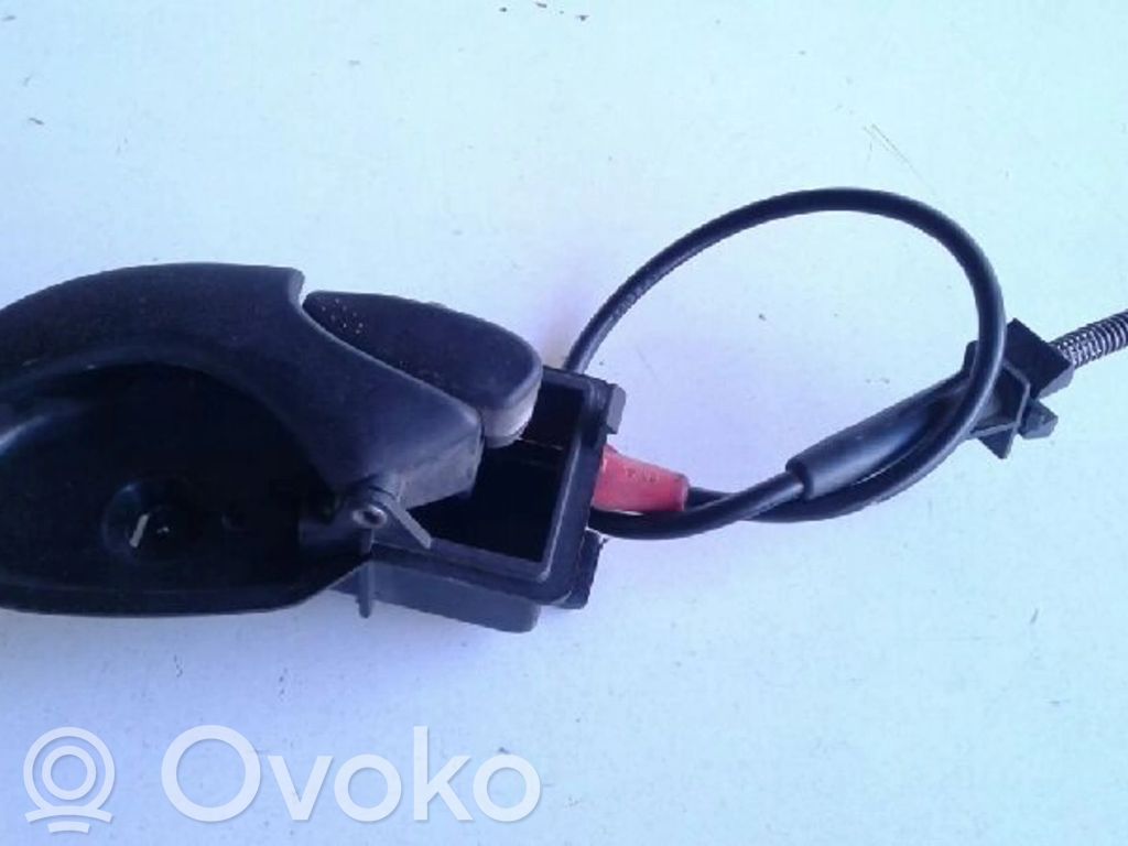 Manecilla interna puerta delantera   YC15V22601AB