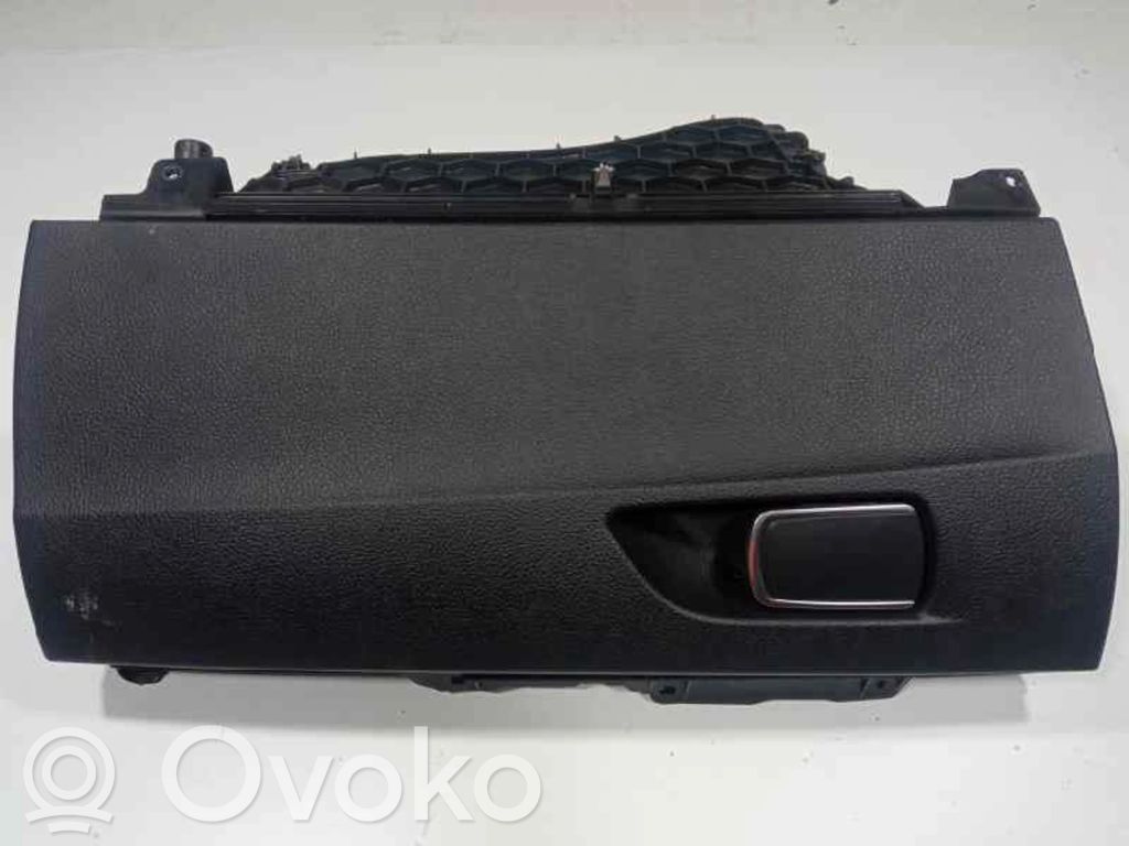 Glove box