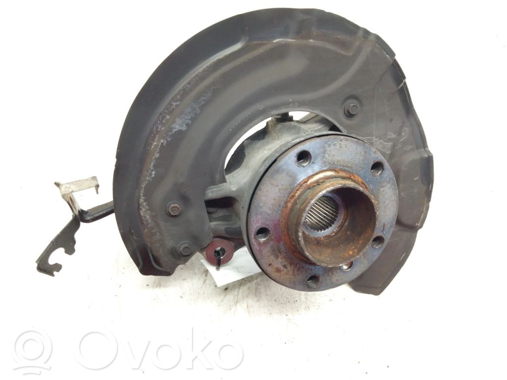 Front wheel hub spindle knuckle   6768996
