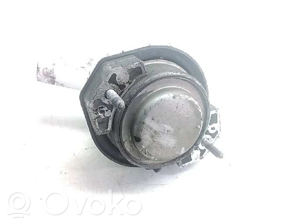 BMW 7 E65 E66 Engine mount bracket 