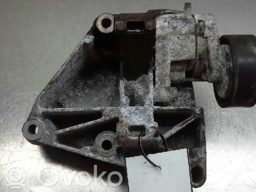 Soporte del alternador