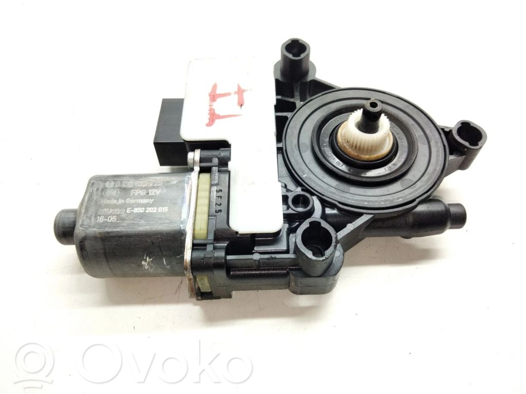 Seat Leon (5F) Rear door window regulator with motor 