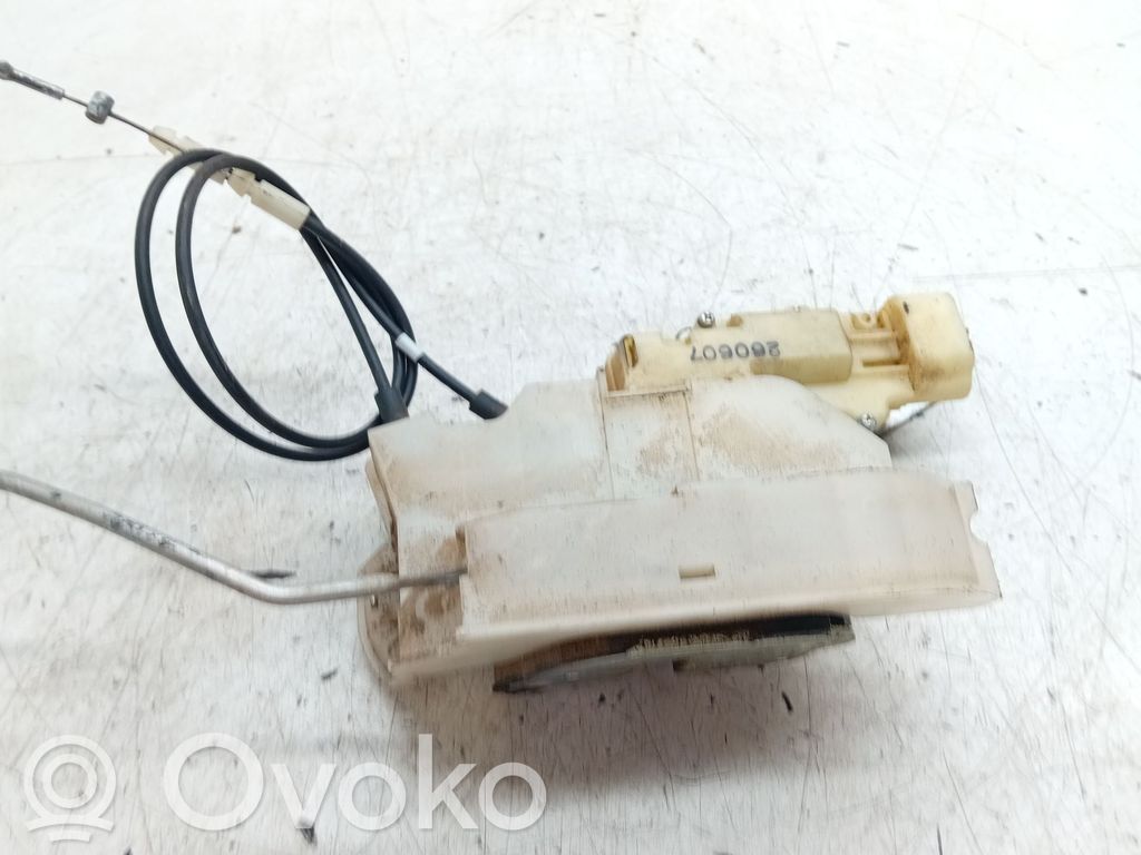 Isuzu D-Max Takaoven lukko 