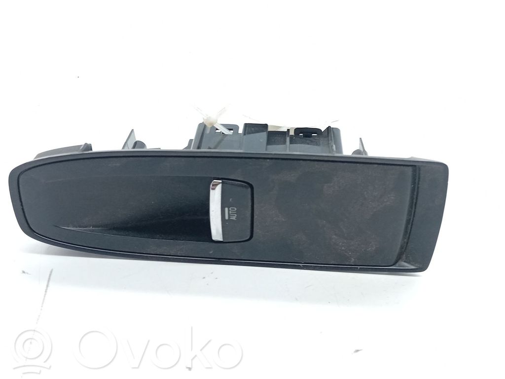 Electric window control switch   83071FL250