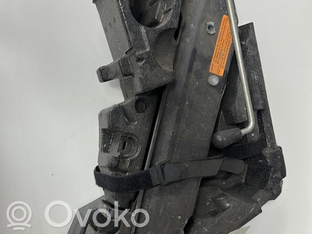 Audi Q7 4L Tunkki 