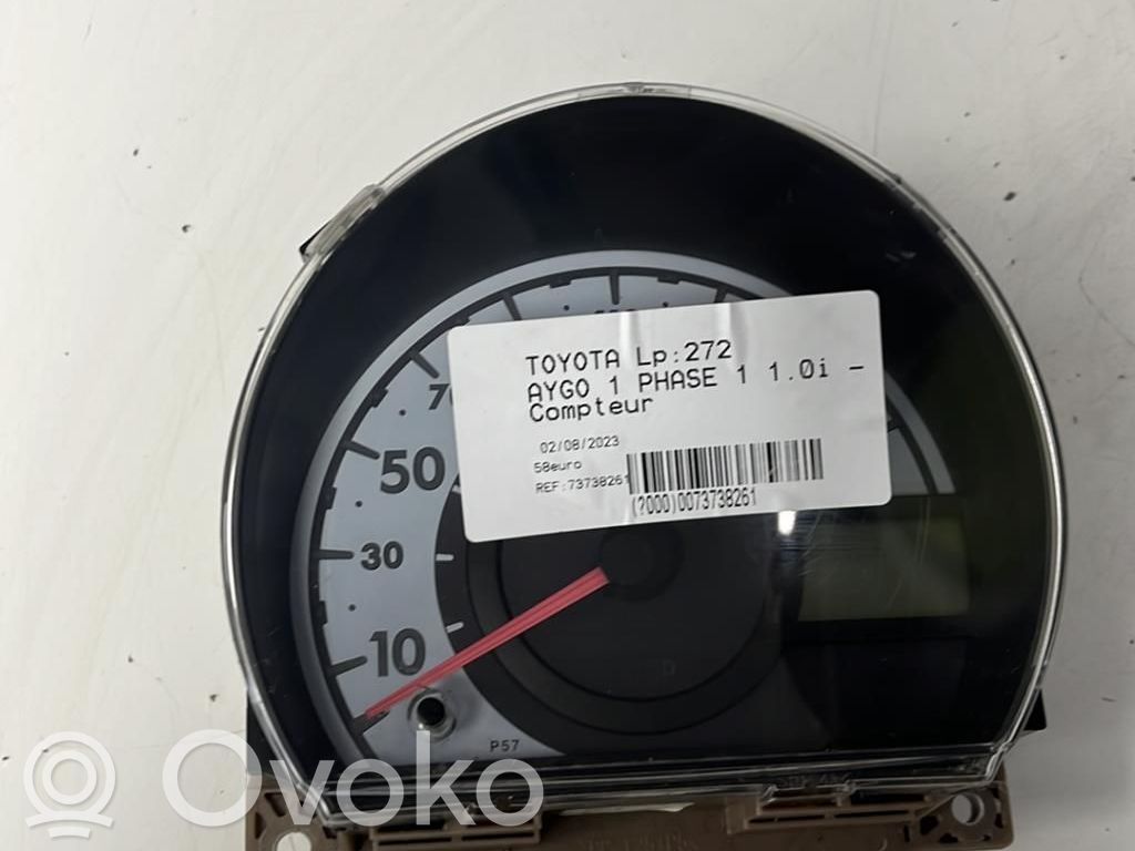 Toyota Aygo AB10 Licznik / Prędkościomierz 