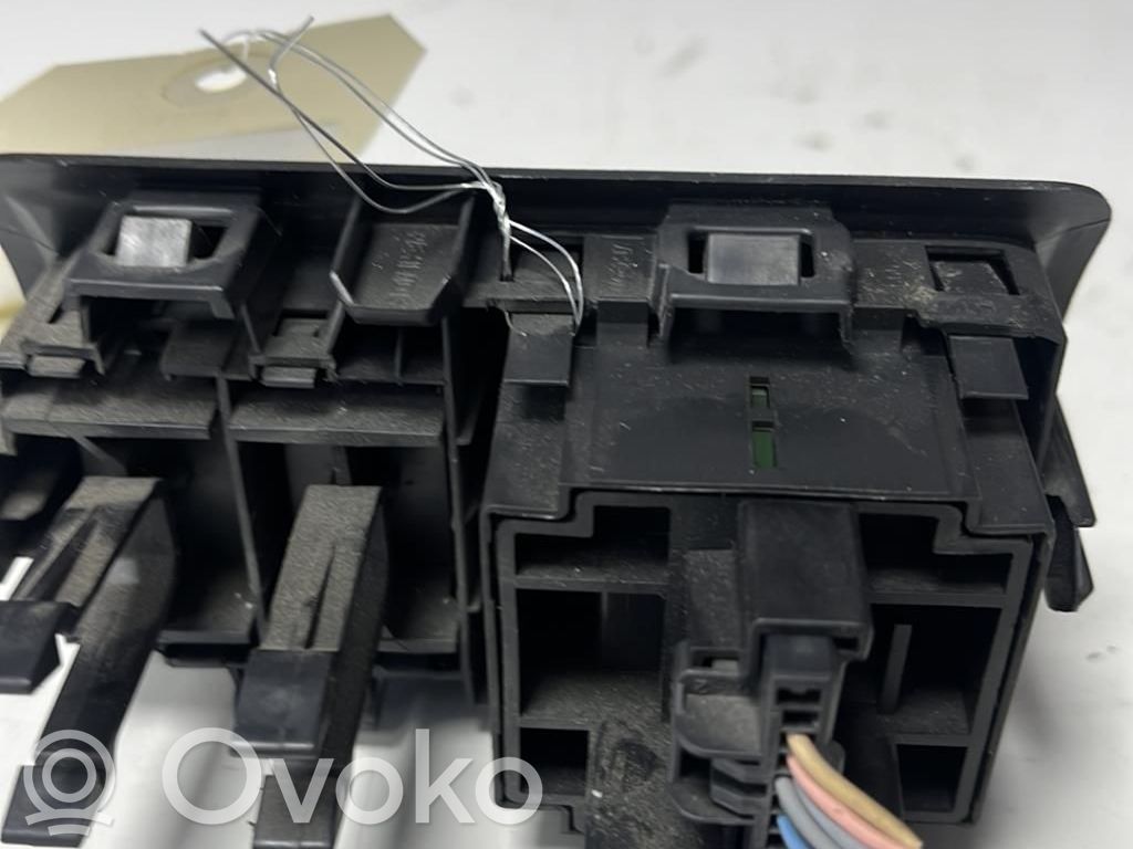 Renault Clio III Headlight level height control switch 