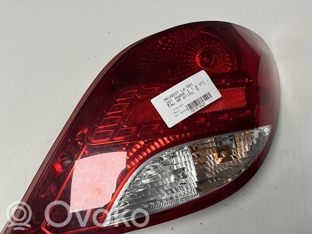 Peugeot 207 Lampa tylna 
