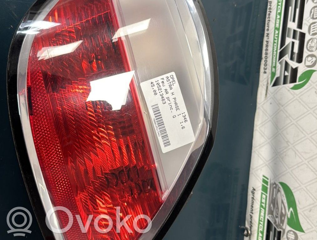 Opel Astra H Aizmugurējais lukturis virsbūvē 