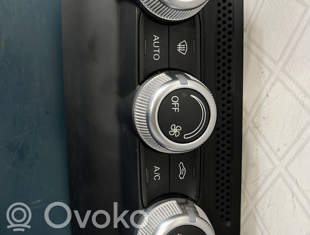 Audi A1 Climate control unit 