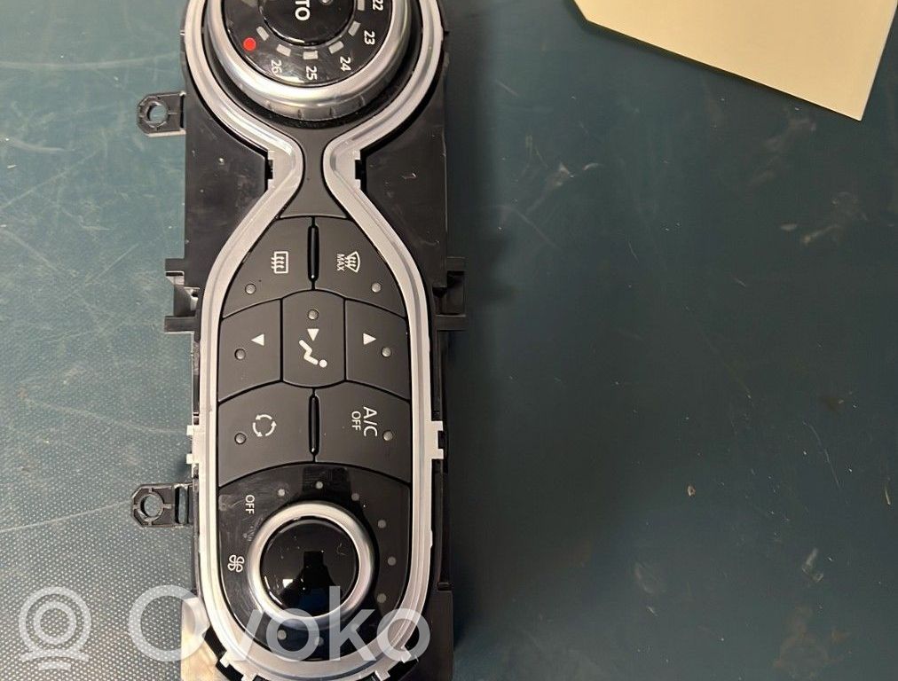 Renault Captur Climate control unit 