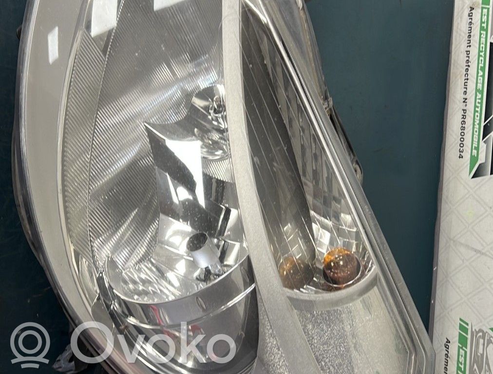 Renault Clio III Headlight/headlamp 