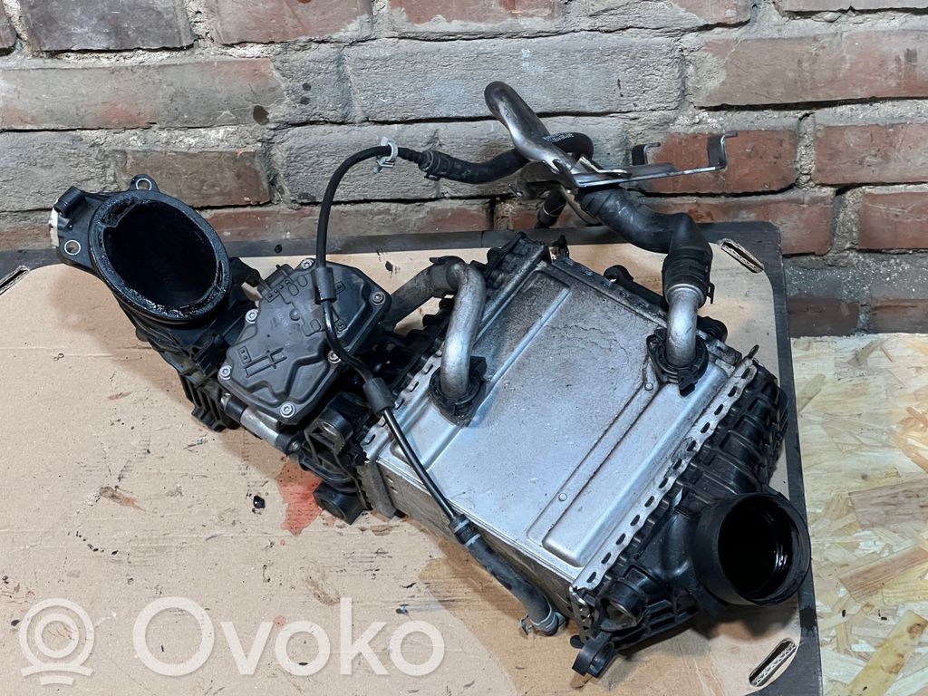 Mercedes-Benz E W213 Chłodnica powietrza doładowującego / Intercooler 