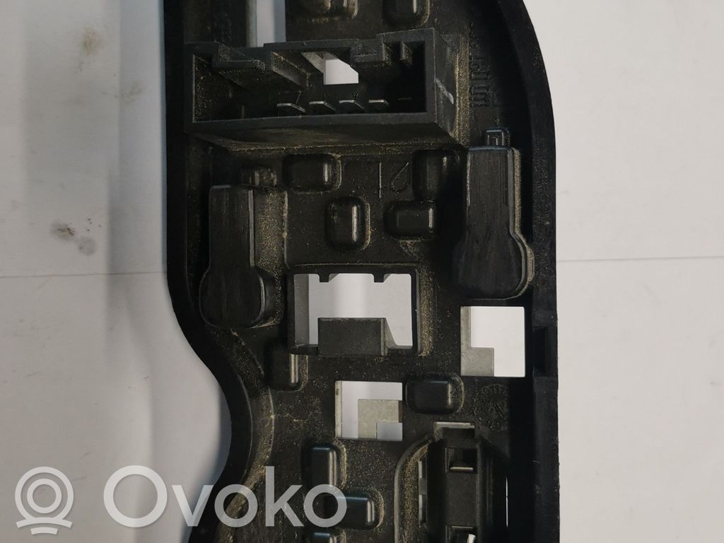BMW X5 E70 Takavalon osa 