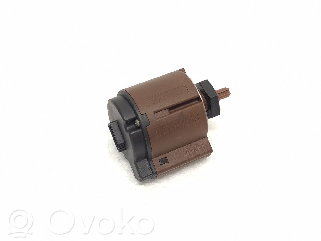 Light switch   8363684