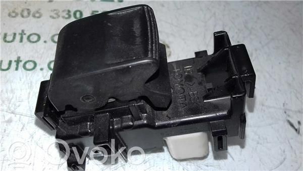 Electric window control switch   8292D20