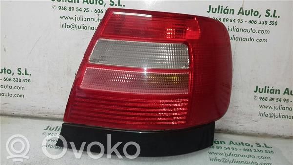 Lámpara de faros/luces traseros