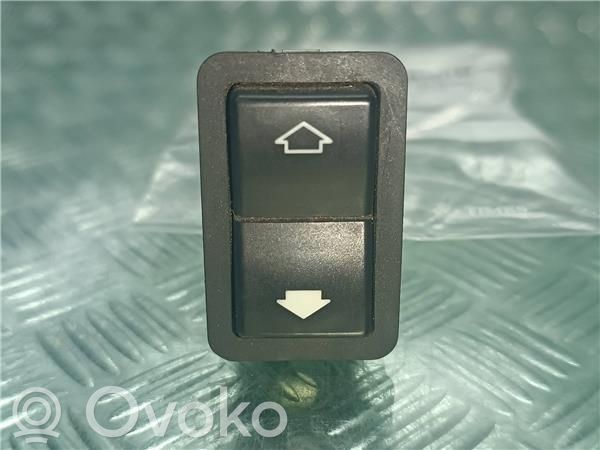 Electric window control switch   8368932,CONECTOR4PINES