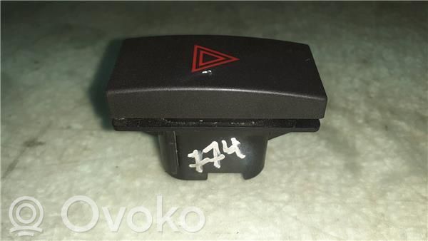 Botón interruptor de luz de peligro   3M5T13A350