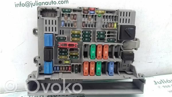 BMW 3 E90 E91 Fuse module 