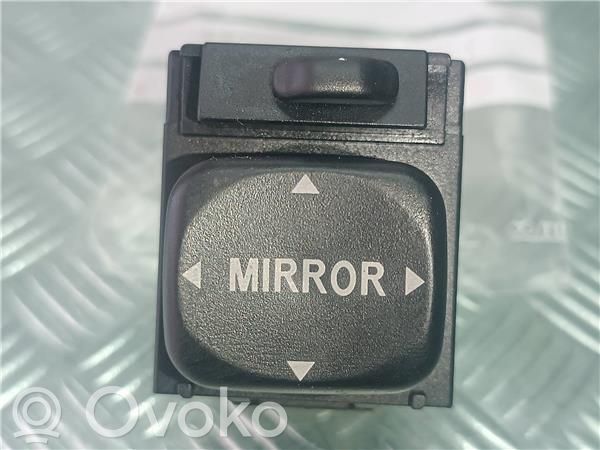 Toyota Yaris Wing mirror switch 