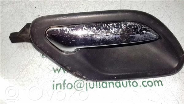 Manecilla interna puerta delantera   8226050