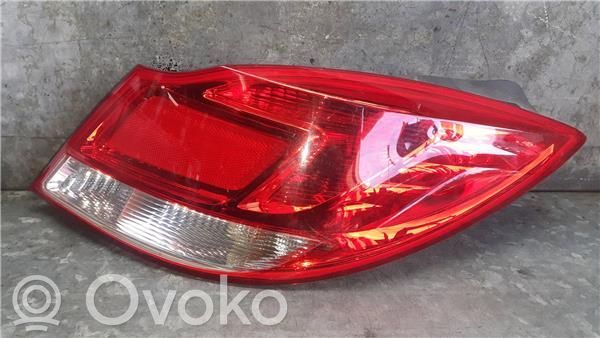 Opel Insignia A Takavalon polttimo 