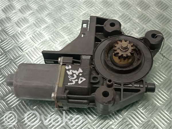 Ford Focus Silnik regulatora szyby drzwi przednich 