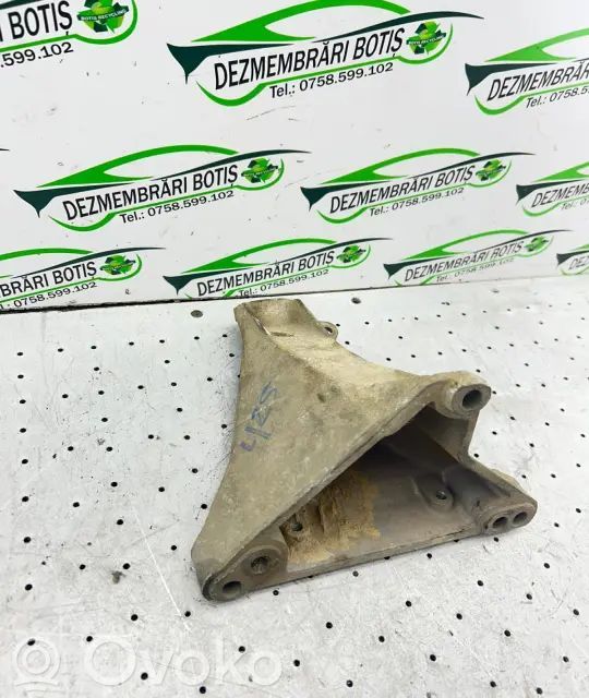 Engine mounting bracket   8D0199308F,H5G0EOAZ