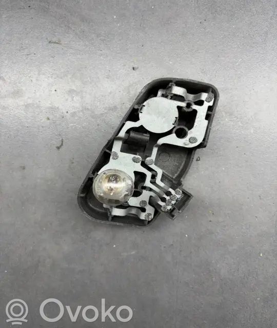 Tail light bulb cover holder   Q6BIGCUL