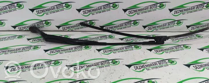 Front wiper blade arm   LQJF1NFQ
