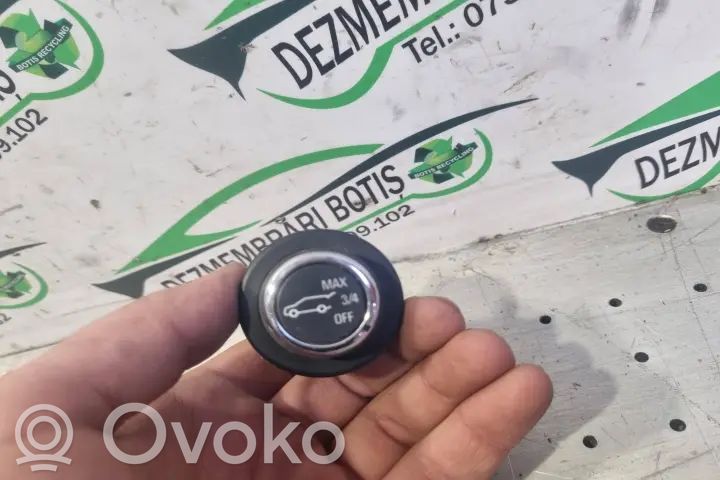 Przycisk otwierania schowka na rękawiczki   WP1YSADN