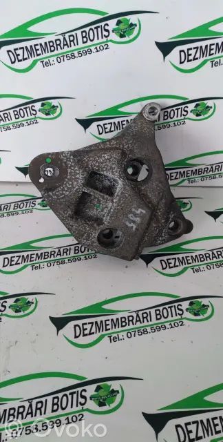 Renault Clio II Engine mounting bracket 