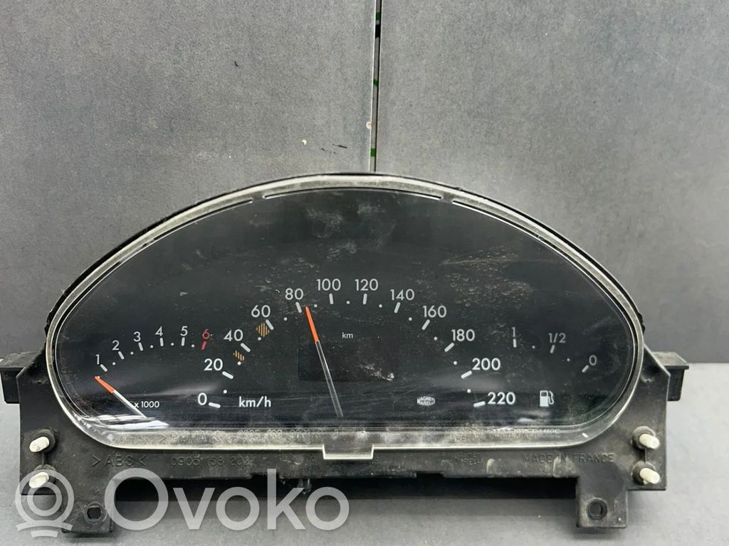 Zegar   A1685404011,QTAH3FMX