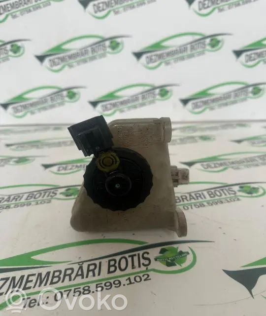 Ford Focus Brake fluid reservoir 