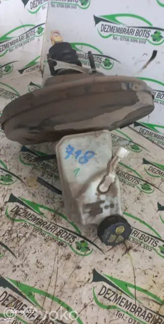 Ford Focus Ohjaustehostimen pumppu 