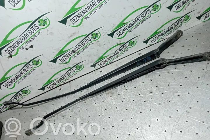 Front wiper blade arm   2SQFLTET